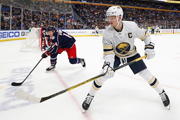 短道速滑世锦赛：中国队男子接力摘银 加拿大队再入三金