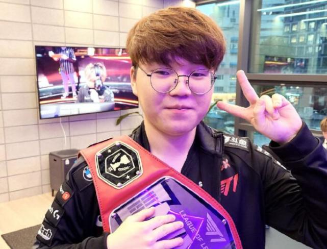 军奖杯擦肩 军奖杯擦肩